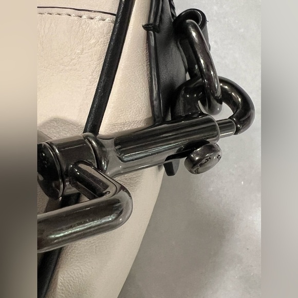 COACH Graham Leather Color Block Crossbody Bag (Unisex) 🔥 - Picture 7 of 16